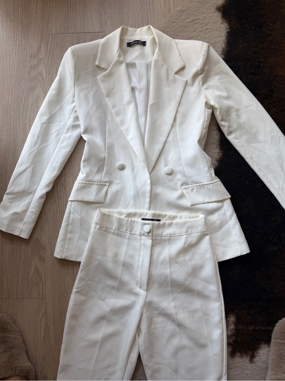 Boohoo Cream Blazer & Flared Pants Suit Size US 4 - Picture 2 of 11